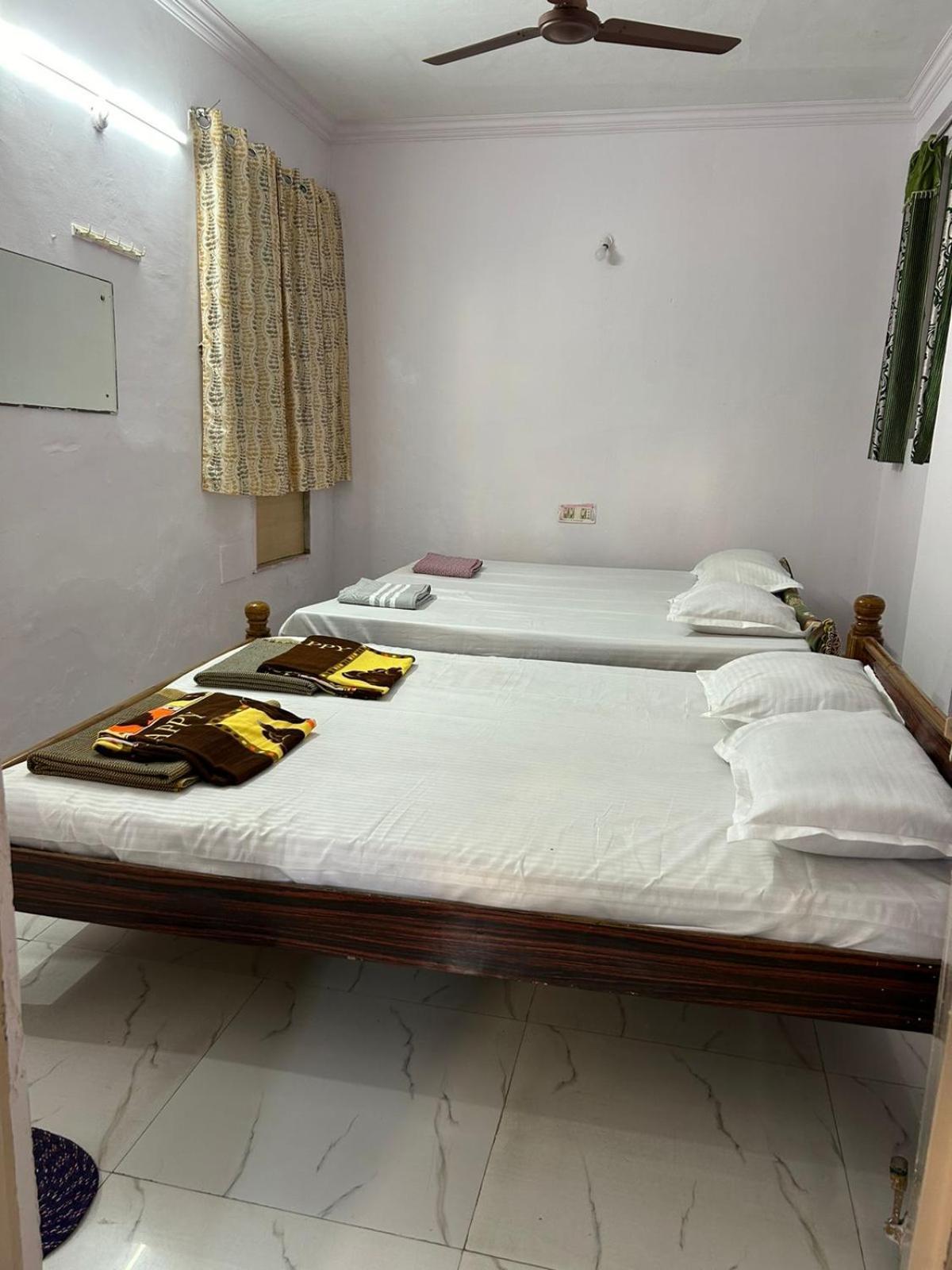 Hotel Vasavi Nivas Tirupati Exterior foto